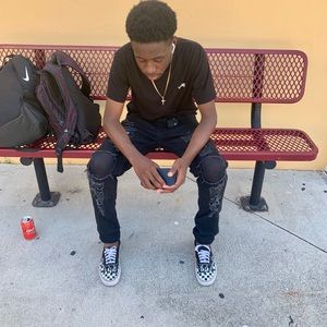 Meet your Posher, Kanaris